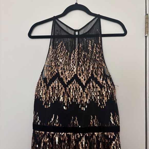 Vince Camuto Black Gold Sequin Embellished Halter Maxi Dress Size 12 - Picture 2 of 6